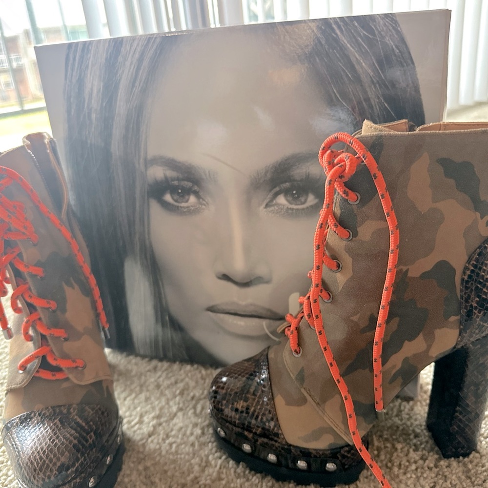 Jennifer Lopez combat boot